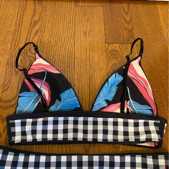 Boutique TALIA Reversible triangle Deep V BIKINI SET Size medium - Picture 9 of 11